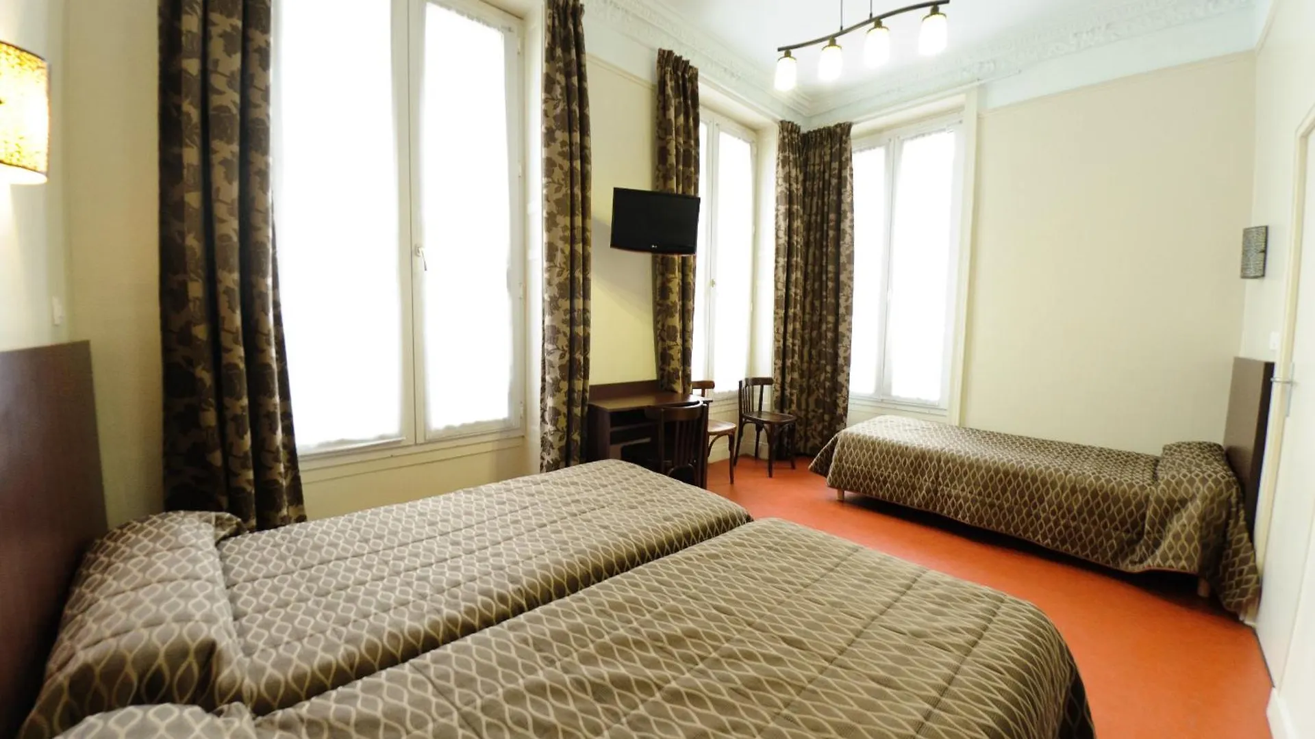 Hotel De Milan Paris França